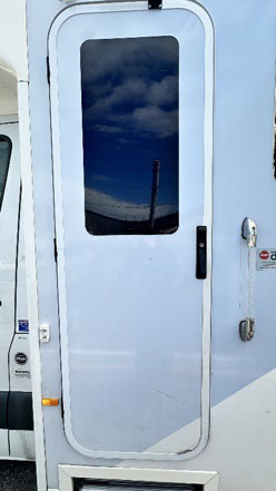 Side entry door - Iveco